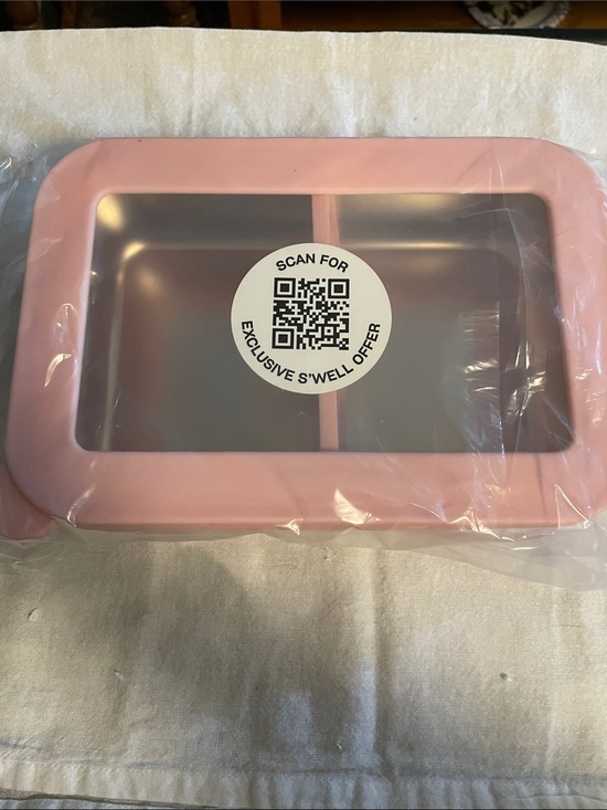 S'well Other - Pink S'well Windowed Lunch Box Lid